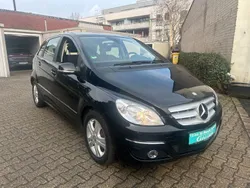 Schwarz Gebraucht 2011 Mercedes B180 Van / Kleinbus | 5.250 € (Fairer Preis)