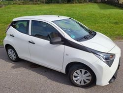 Weiß Gebraucht 2019 Toyota Aygo Kleinwagen | 6.990 € (Guter Preis)