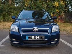 Blau Gebraucht 2006 Toyota Avensis Executive Kombi | 3.600 € (Etwas zu teuer)