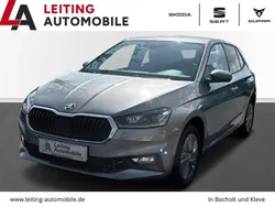 Grau Gebraucht 2024 Skoda Fabia Drive Limousine | 20.445 € (Fairer Preis)