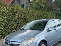 Blau Gebraucht 2004 Opel Astra Kleinwagen | 2.000 € (Fairer Preis)