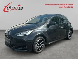Schwarz Gebraucht 2021 Toyota Yaris Hybrid Comfort Limousine | 19.475 € (Fairer Preis)