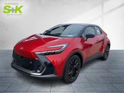 Karminarot metallic / dach schwarz (rot) Neu 2025 Toyota C-HR Sport SUV | 45.990 €