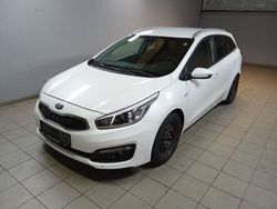 Weiß Gebraucht 2015 Kia Ceed Sportswagon Attract Kombi | 4.900 € (Superpreis)