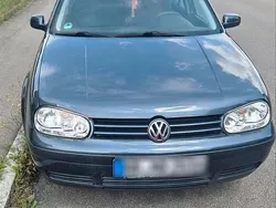 Grau Gebraucht 2004 VW Golf IV Kleinwagen | 2.500 € (Fairer Preis)