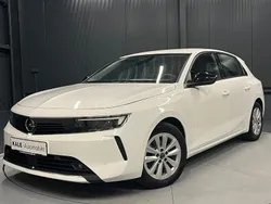 Weiß Gebraucht 2022 Opel Astra Edition Limousine | 18.970 €