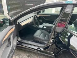 Solid black Gebraucht 2022 Tesla Model 3 Long Range AWD Limousine | 37.790 € (Teuer)