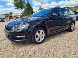 Schwarz Gebraucht 2020 Skoda Octavia Tour Kombi | 16.700 € (Fairer Preis)