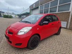 Rot Gebraucht 2009 Toyota Yaris Limousine | 3.349 € (Fairer Preis)