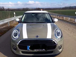 Grün Gebraucht 2019 Mini Cooper Kleinwagen | 15.500 € (Fairer Preis)