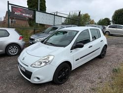 Weiß Gebraucht 2011 Renault Clio II Kleinwagen | 2.990 € (Fairer Preis)