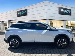 Weiß Gebraucht 2021 Peugeot e-2008 Allure SUV | 18.990 € (Fairer Preis)