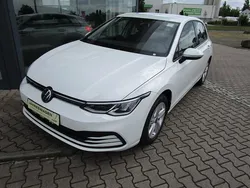 Weiß Gebraucht 2023 VW Golf VIII Life Limousine | 23.950 € (Fairer Preis)