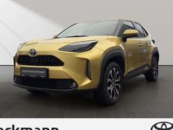 Warm gold metallic Gebraucht 2023 Toyota Yaris Hybrid Connect Style SUV | 23.990 € (Fairer Preis)