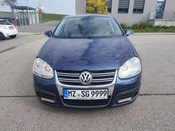 Blau Gebraucht 2006 VW Jetta Comfortline Limousine | 1.600 € (Etwas zu teuer)