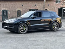 Tiefschwarzmetallic Gebraucht 2022 Porsche Cayenne SUV | 93.790 € (Fairer Preis)