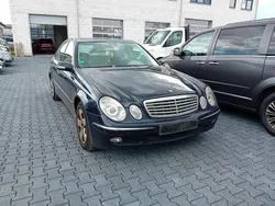 Blau Gebraucht 2005 Mercedes E220 Limousine | 2.580 € (Guter Preis)
