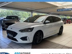 Weiss Gebraucht 2018 Ford Focus ST-Line Kombi | 12.781 € (Fairer Preis)