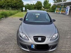 Grau Gebraucht 2005 Seat Altea Reference Van / Kleinbus | 2.600 € (Fairer Preis)