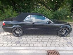 Schwarz Gebraucht 2002 BMW 320 Cabriolet Cabrio | 8.850 € (Etwas zu teuer)