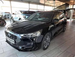 Schwarz Neu 2024 Ford Focus ST-Line X Limousine | 27.900 € (Guter Preis)