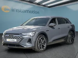 Grau Gebraucht 2024 Audi Q8 e-tron SUV | 61.499 € (Guter Preis)