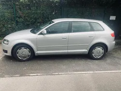 Silber Gebraucht 2010 Audi A3 Sportback Attraction Kombi | 9.100 € (Fairer Preis)