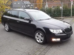 Schwarz Gebraucht 2010 Skoda Superb Comfort Kombi | 7.499 €
