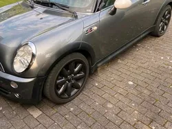 Grau Gebraucht 2004 Mini Cooper S Kleinwagen | 4.290 € (Fairer Preis)