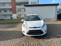 Weiß Gebraucht 2011 Ford Fiesta Limousine | 2.550 € (Superpreis)