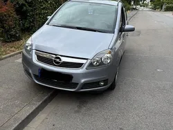 Silber Gebraucht 2006 Opel Zafira Van / Kleinbus | 2.999 € (Fairer Preis)