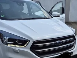 Weiß Gebraucht 2018 Ford Kuga ST-Line SUV | 15.500 € (Fairer Preis)