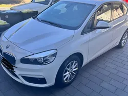 Weiß Gebraucht 2016 BMW 218 Active Tourer Van / Kleinbus | 9.500 € (Superpreis)