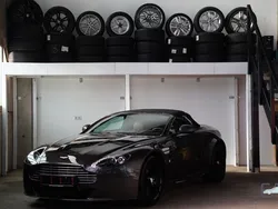Grau Gebraucht 2012 Aston Martin V8 Vantage Coupé | 86.999 € (Teuer)