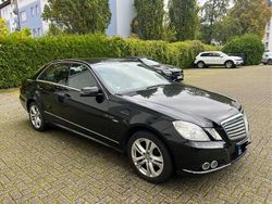 Schwarz Gebraucht 2009 Mercedes E200 Elegance Limousine | 10.700 € (Teuer)