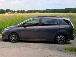 Grau Gebraucht 2010 Mazda 5 Van / Kleinbus | 799 €