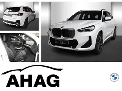 Schwarz Neu 2025 BMW iX1 M Sport SUV | 52.290 € (Superpreis)