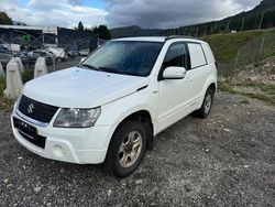 Weiß Gebraucht 2012 Suzuki Grand Vitara SUV | 4.250 € (Fairer Preis)