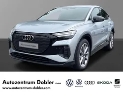 Florettsilber Gebraucht 2024 Audi Q4 Sportback e-tron S-Line SUV | 51.880 €