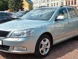 Grün Gebraucht 2012 Skoda Octavia Kombi | 10.999 € (Fairer Preis)