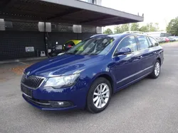 Dunkelblau Gebraucht 2013 Skoda Superb Ambition Kombi | 4.950 € (Guter Preis)