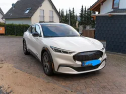 Weiß Gebraucht 2021 Ford Mustang Mach-E SUV | 28.500 € (Superpreis)