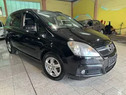 Schwarz Gebraucht 2005 Opel Zafira Edition Van / Kleinbus | 2.490 € (Fairer Preis)