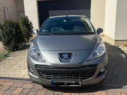 Silber Gebraucht 2011 Peugeot 207 CC Roland Garros Cabrio | 6.250 € (Teuer)