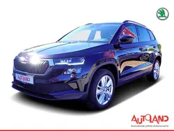 Schwarzmagic perleffekt (metallic) Gebraucht 2024 Skoda Karoq Selection SUV | 30.950 € (Guter Preis)
