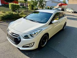 Creamy white Gebraucht 2012 Hyundai i40 Edition Kombi | 8.990 € (Fairer Preis)