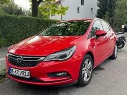 Rot Gebraucht 2017 Opel Astra Active Limousine | 8.300 € (Fairer Preis)