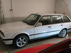 Weiß Gebraucht 1989 BMW 325 Kombi | 9.000 €
