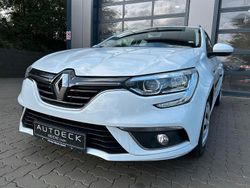 Weiß Gebraucht 2017 Renault Mégane GrandTour Kombi | 9.950 € (Fairer Preis)