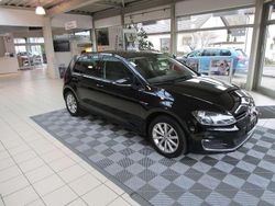 Deep black perleffekt Gebraucht 2015 VW Golf VII LOUNGE Kleinwagen | 11.490 € (Guter Preis)